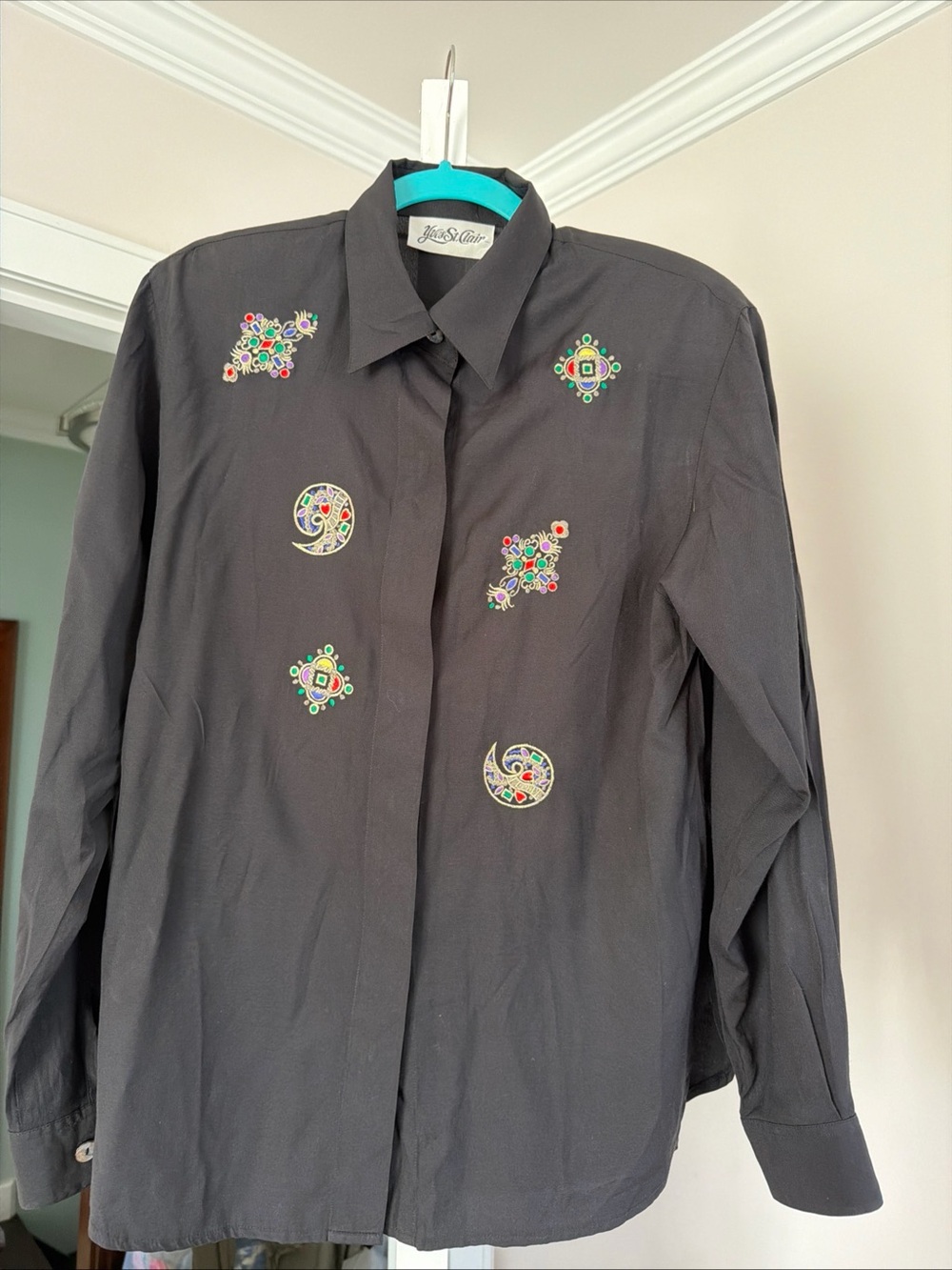 Yves St. Clair Black Long-Sleeve Shirt with Multicolor Embroidery size 12 vintag
